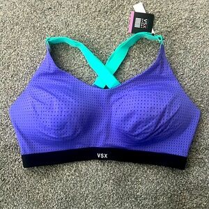 NWT VICTORIA SECRET SPORTS BRA